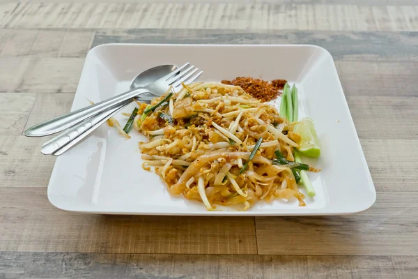 Fideos fritos tailandeses Pad Thai — Foto de Stock