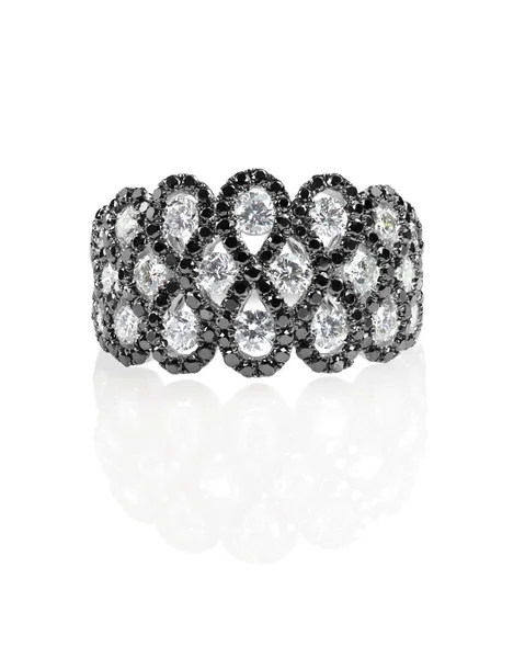Elszigetelt fehér fekete gyémánt esküvői onyx divat jegygyűrű — Stock Fotó