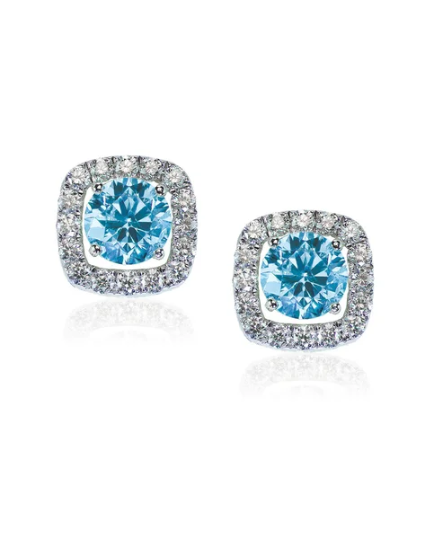 Boucles d'oreilles diamant bleu isolé sur blanc — Photo