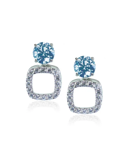 Brincos de cravo de diamante azul isolado em branco — Fotografia de Stock