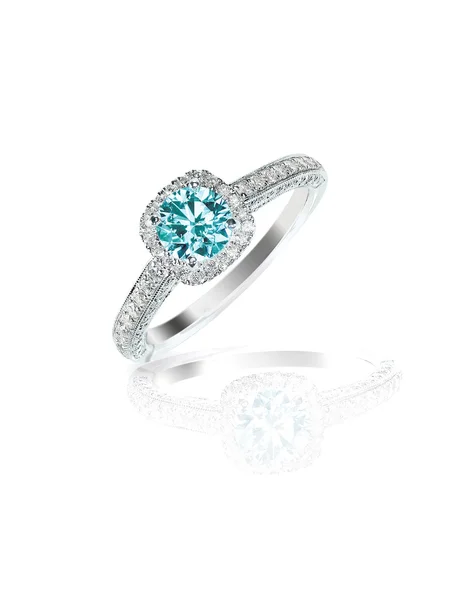 Blue Diamond engagement trouwring gekleurde diamant steen geïsoleerd op wit — Stockfoto