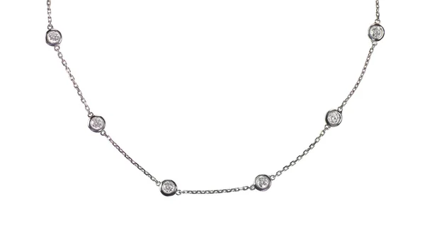 Красивое бриллиантовое ожерелье, изолированное на белом — стоковое фото