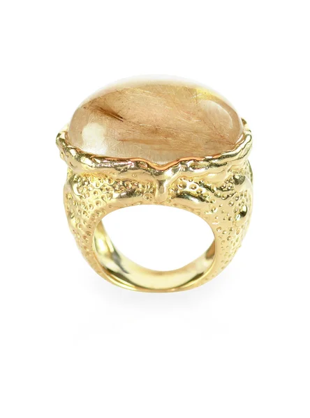 Quarti riutilizzati e anello d'oro isolato su bianco — Foto Stock