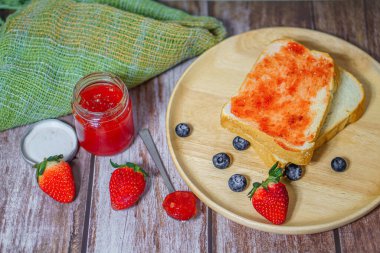 Ekmek ve Çilek Reçeli