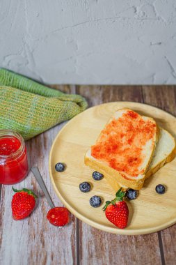 Ekmek ve Çilek Reçeli