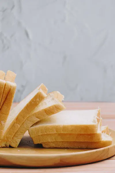 Pan Rebanado Hornear Bandeja Madera Desayuno Sencillo — Foto de Stock