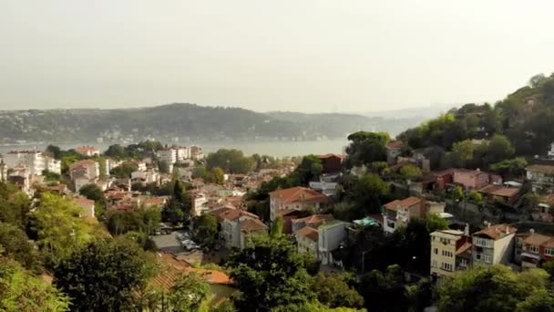 Stanbul Arnavutkoy Ilçesindeki Evlerin Insansız Hava Aracı Görüntüsü Alçak Katlı — Stok video