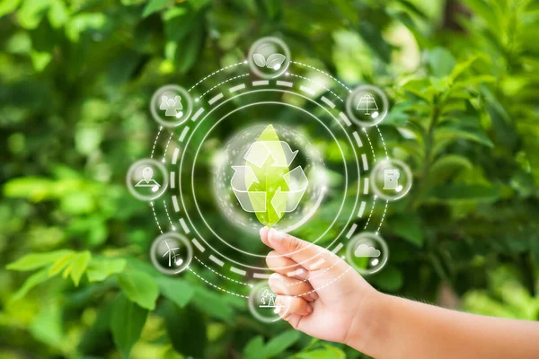 Green Bokeh Background Recycle 아이콘 Recycle 개념은 세계를 돕는다 생태학적 — 스톡 사진