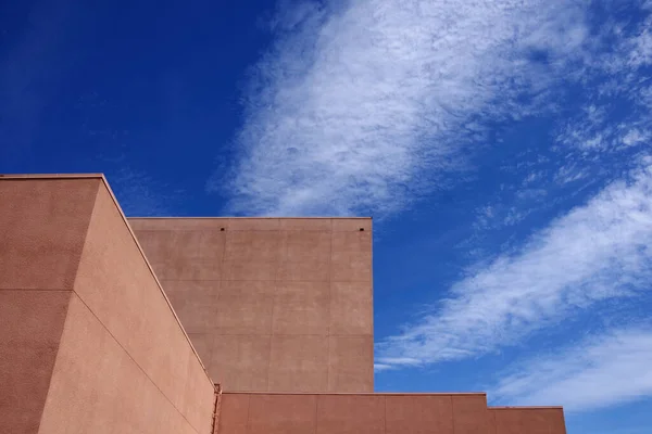 Vista Parcial Edifício Teatro Uma Escola Secundária Pública Sob Céu — Fotografia de Stock