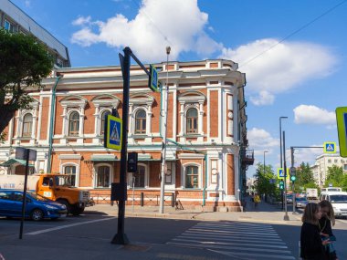 Krasnoyarsk. Rusya - 1 Haziran 2021 Barış Bulvarı. Şehir manzaralı. Şehir merkezi