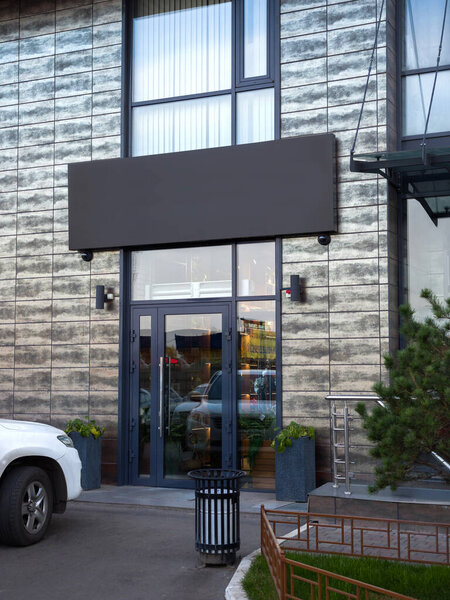 Пустой для вывесок. Регистрация входа в магазин или офис. Черно-белый дизайн