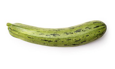 Beyaz arka planda benekli uzun yeşil kabak. Stüdyo fotoğrafçılık