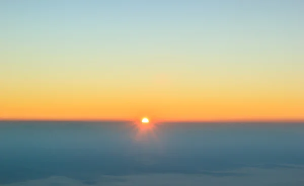 Gradient de ciel du bleu au coucher de soleil orange — Photo