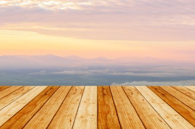 dağın tepesine görünümünden ile ahşap Teras.