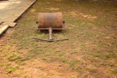 Bahçe veya Bahçe Malikânesi Fotoğraflarının El ve Yerleşimi İçin Özel Toprak Yuvarlayıcı