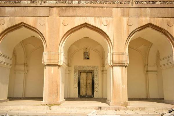 Eski Cami Cephesi Ndeki Minare Brahim Bagh Hindistan Daki Yedi — Stok fotoğraf