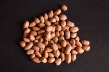 İzole edilmiş beyaz arka planda Yakın plan Yer Fıstığı Üst Görünümü