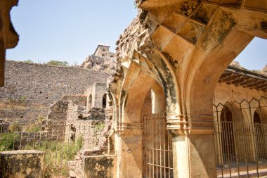 Eski Golconda Kalesi Hindistan 'daki harabe duvarlar Arkaplan fotoğrafı