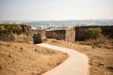 Tarihi Kale 'de Temiz Yol. Kirli Yol Görünümü Arka plan sto