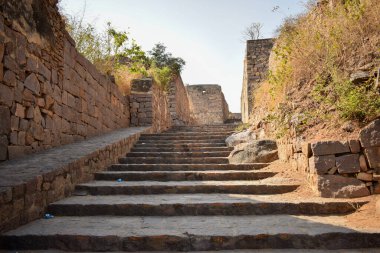 The Stone block Steps Park / Fort stok fotoğraf görüntüsünde yürüyüş yolu