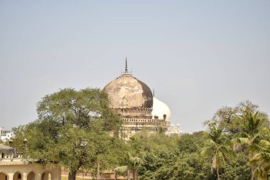 Sultan Quli Kutub Mulk 'un mezarı 1543 yılında inşa edildi. Yedi Mezar Stok Fotoğrafçılık Resmi