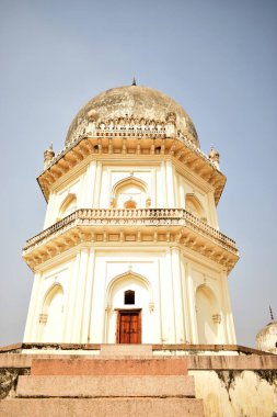 Sultan Quli Kutub Mulk 'un mezarı 1543 yılında inşa edildi. Yedi Mezar Stok Fotoğrafçılık Resmi