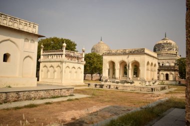Sultan Quli Kutub Mulk 'un mezarı 1543 yılında inşa edildi. Yedi Mezar Stok Fotoğrafçılık Resmi