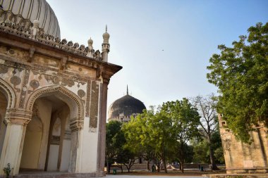 Sultan Quli Kutub Mulk 'un mezarı 1543 yılında inşa edildi. Yedi Mezar Stok Fotoğrafçılık Resmi