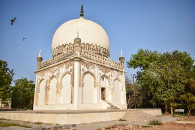 Sultan Quli Kutub Mulk 'un mezarı 1543 yılında inşa edildi. Yedi Mezar Stok Fotoğrafçılık Resmi