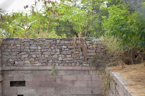 Old Verlassene Fort Rock Steinmauer Für Den Hintergrund Schmutzige Alte — Stockfoto