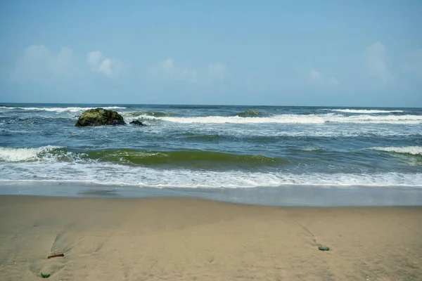 Oceano Mar Ondas Praia Areia Paisagem Fundo — Fotografia de Stock