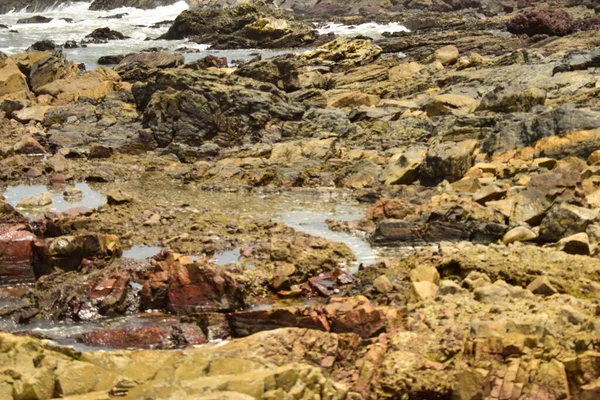 Kaya Taşları Kristal Temiz Sarı Arkaplan — Stok fotoğraf
