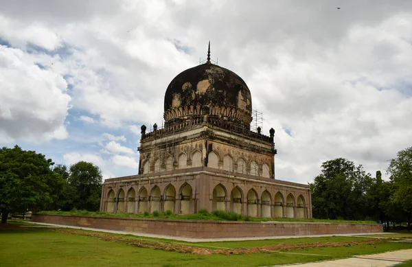 Islamische Architekturkunst 400 Jahre Alt Sieben Gräber Und Antike Kuppeln — Stockfoto