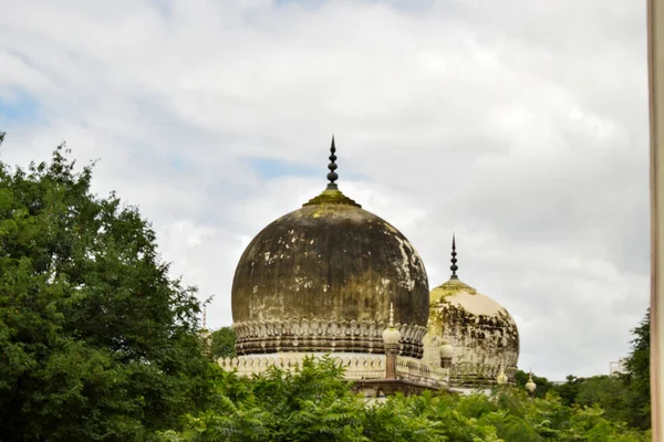 Islamische Architektonische Kuppeln Und Gräber Des Sultans Sieben Qutub Shahi — Stockfoto