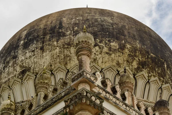 Islamische Architektonische Kuppeln Und Gräber Des Sultans Sieben Qutub Shahi — Stockfoto