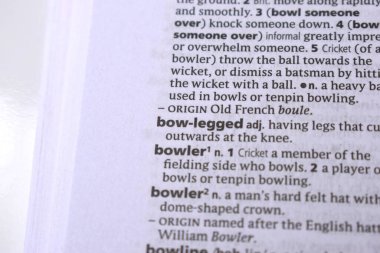 İngilizce Tanımlama Sözlüğü Sayfası Yaylı bacaklı Sözcüğün Kapalı Sayfası