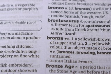 İngilizce Sözlük Sayfasını Kelimeyle Kapat - Bronz