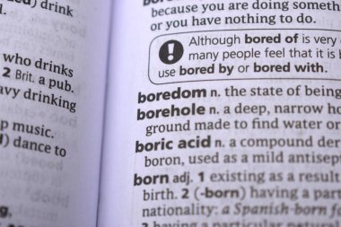 İngilizce Tanımlama Sözlüğü Sayfası - Deliğin Yazılı Sözcüğünün Kapanışı