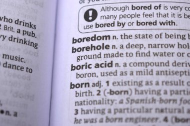 İngilizce Tanımlama Sözlüğü Sayfası - Deliğin Yazılı Sözcüğünün Kapanışı