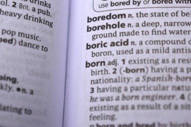 İngilizce Sözlük Sayfasını Kelimeyle Kapat - Delik