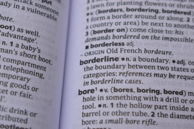 İngilizce Tanımlama Sözlüğü Sayfası - Bore 'un Yazılı Sözcüğünün Kapanışı