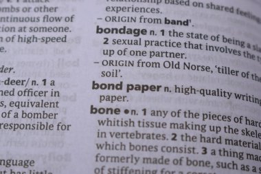 İngilizce Sözlük Sayfasını Sözcükle Kapat - Bando Kağıdıyla