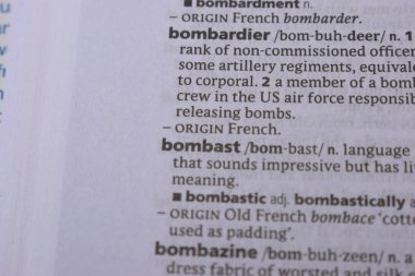 İngilizce Tanımlama Sözlük Sayfası - Bombacının Yazılı Sözcüğünün Kapanışı