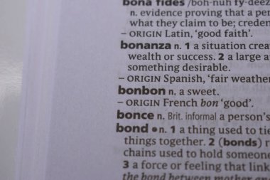 İngilizce Sözlük Sayfasını Kelimeyle Kapat - Bonbon