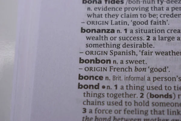 İngilizce Sözlük Sayfasını Kelimeyle Kapat - Bonbon