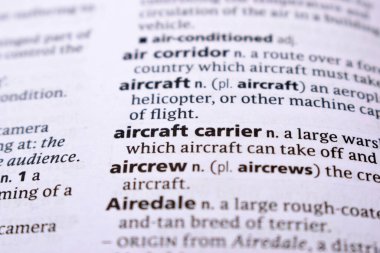 İngilizce Tanımlama Sözlüğü Uçak Gemisinin Yazılı Sözcüğünün Sayfasını Kapat
