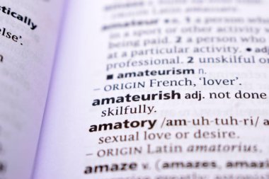 İngilizce Sözlük Sayfasını Kelimeyle Kapat - amatör