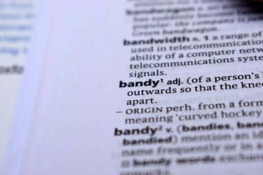 - bandy kelimesinin İngilizce Tanımlama Sözlüğü Sayfasını Kapat