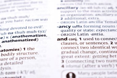 İngilizce Sözlük Sayfasını Kelimeyle Kapat - ve