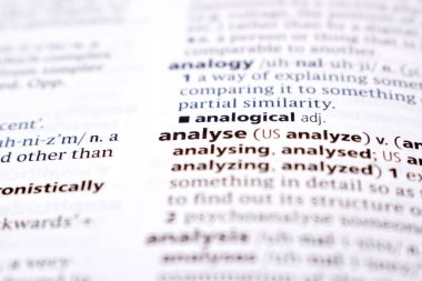 İngilizce Tanımlama Sözlüğü Sözlüğü - Analizin Yazılı Sözcüğünün Kapanışı